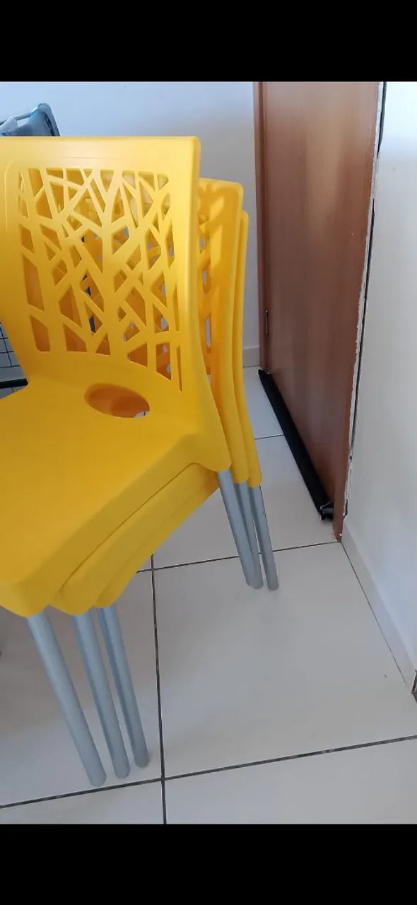 Cadeiras Amarelas Design Moderno