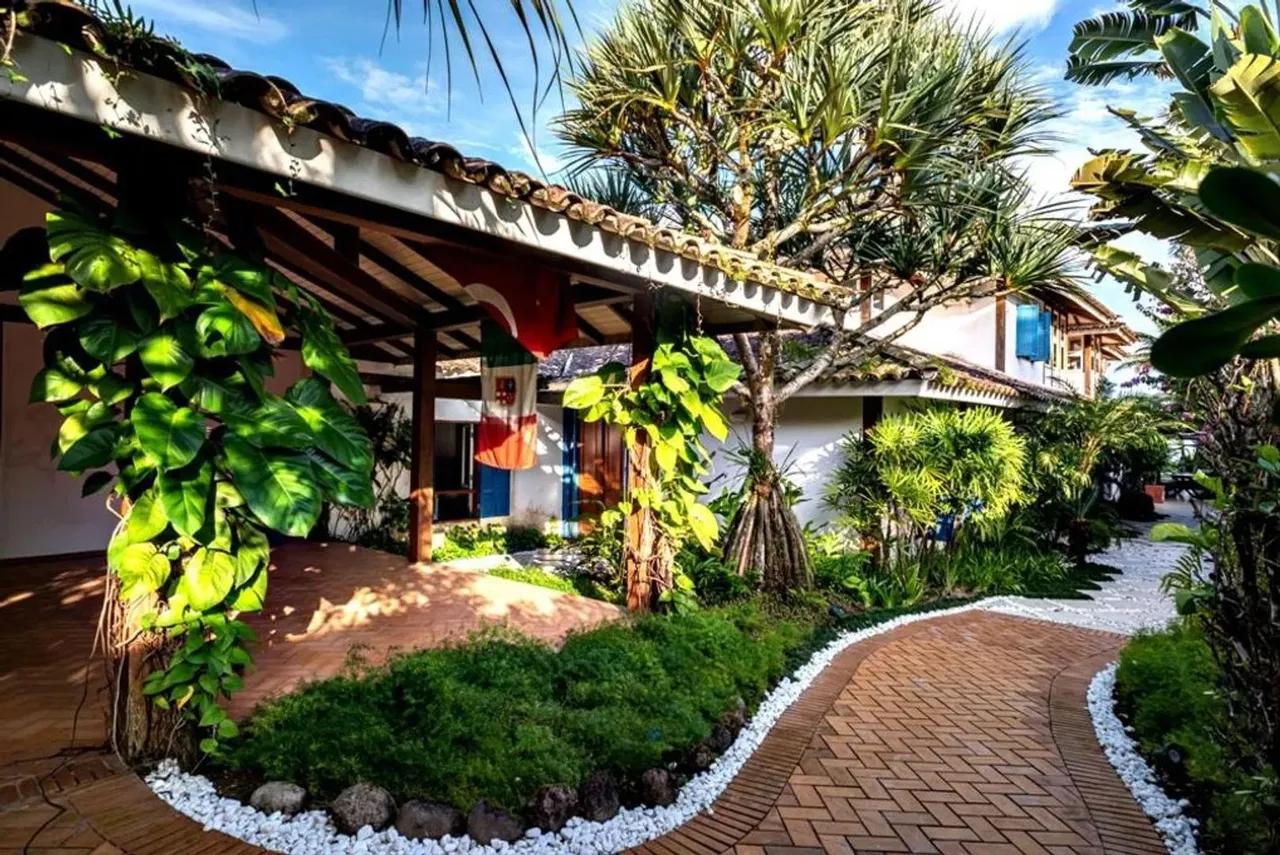 Casa de condomínio em Estrada Rio das Pedras - Sertão do Camburi - São Sebastião/SP