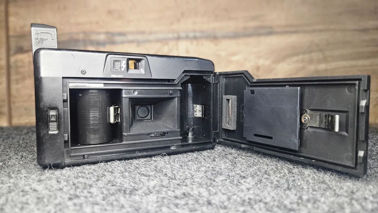 Camera analógica yashica em perfeito estado  - Foto 4