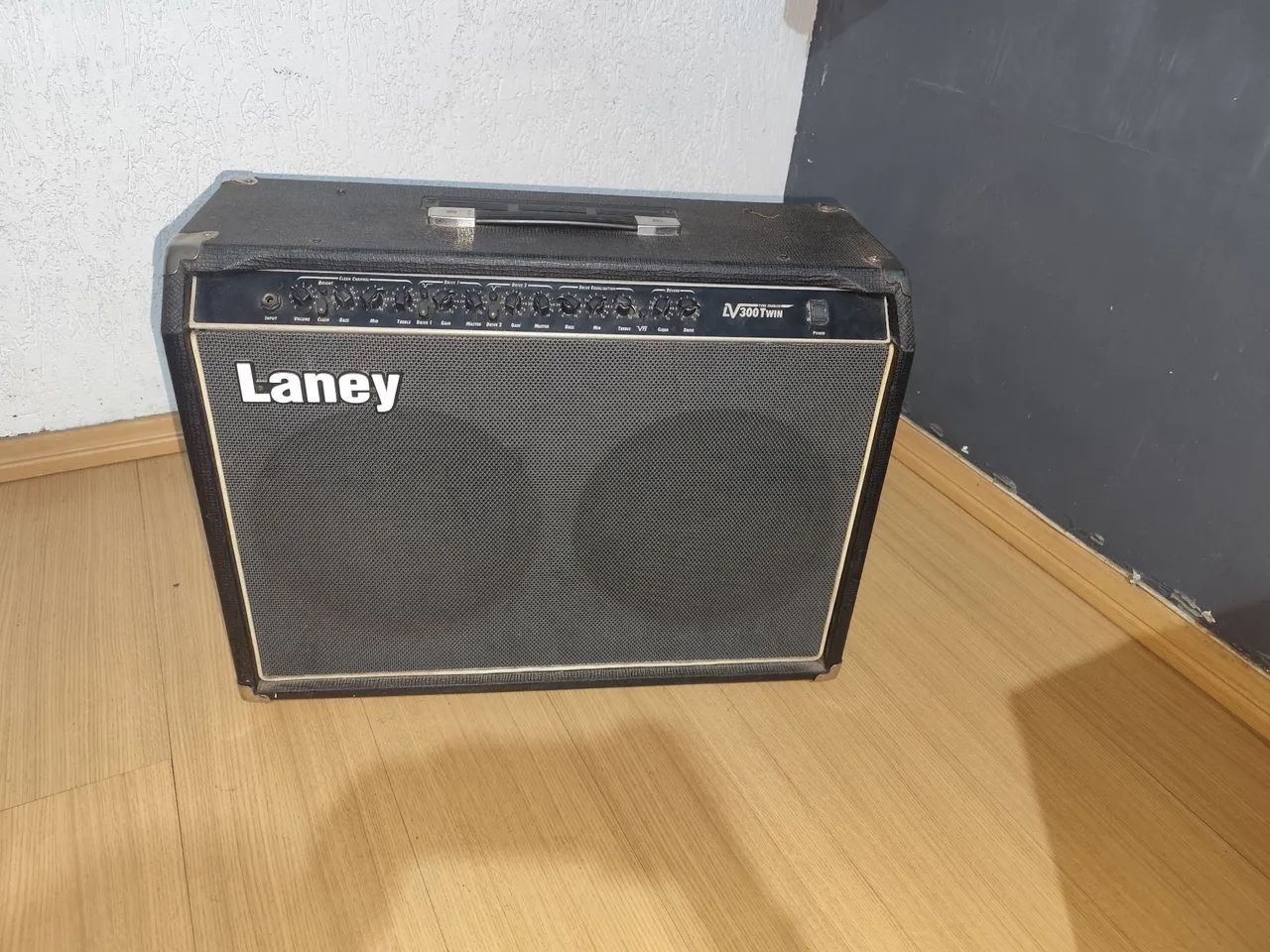 Amplificador Laney LV300 Twin