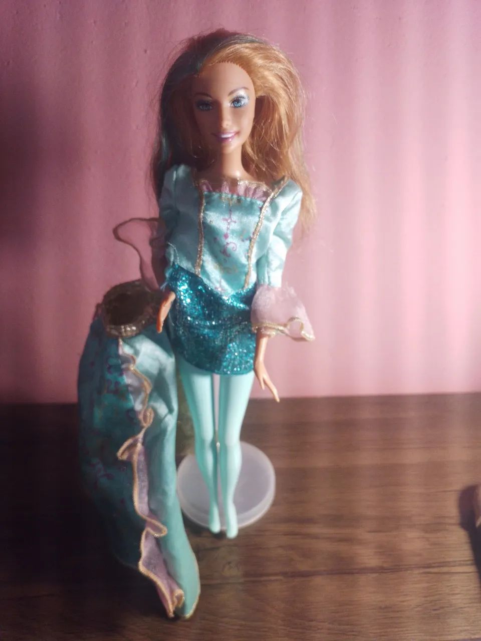 Boneca Barbie Princesa com Roupa e Acessórios