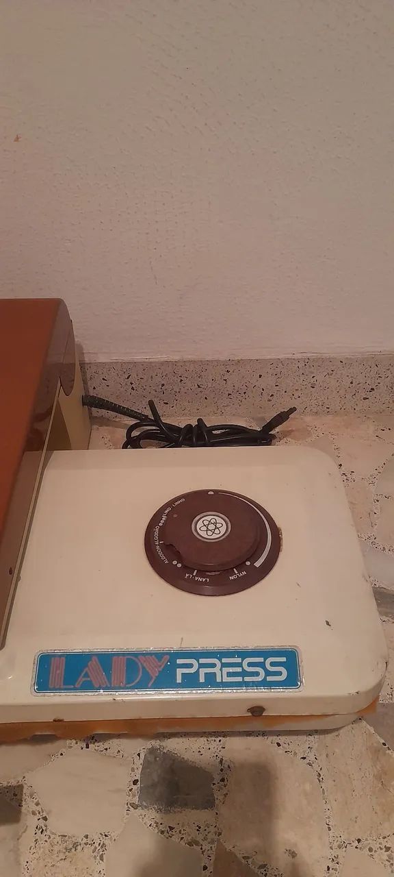 Prensa de passar roupa Sansei P 800 Lady Press - Foto 3