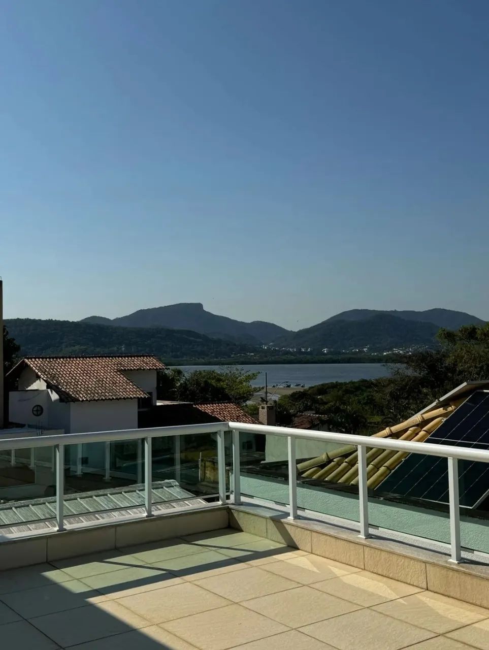 Linda casa à venda quadra da praia em Itaipu - Foto 2