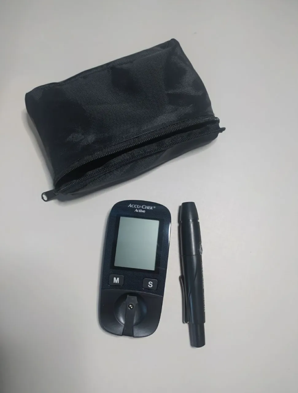 Medidor de Glicemia Accu-Chek Active - Completo
