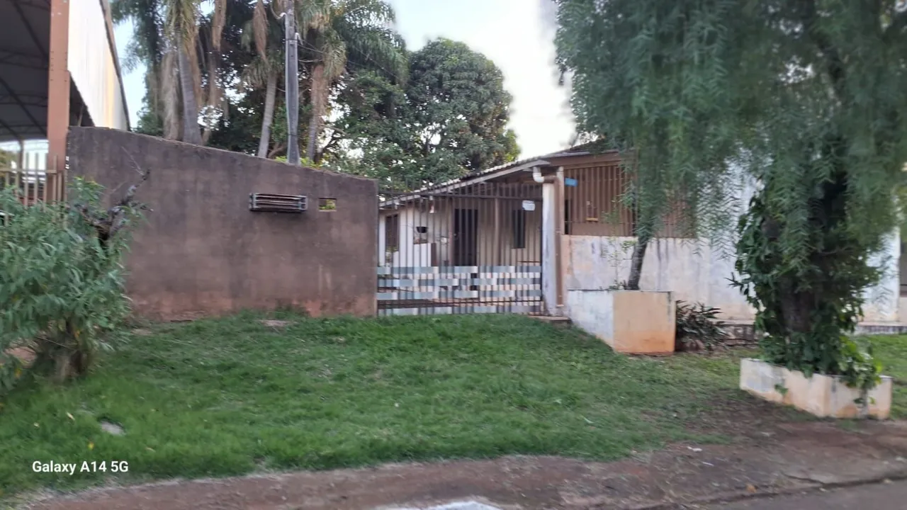 Vendo terreno com casa 686 m²