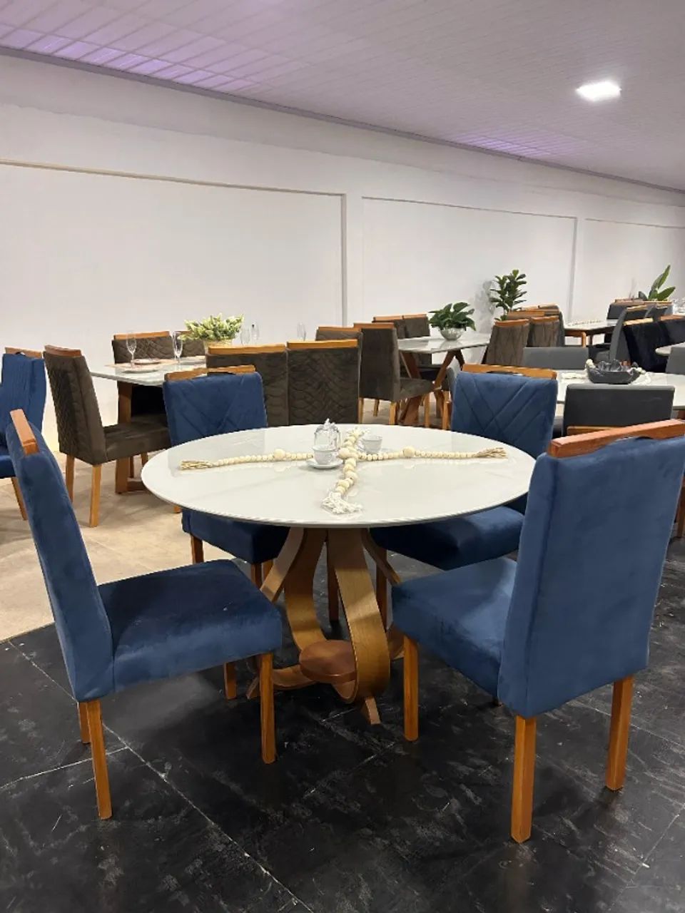 Mesa de Jantar Argo 1.20x1.20 com 4 cadeiras