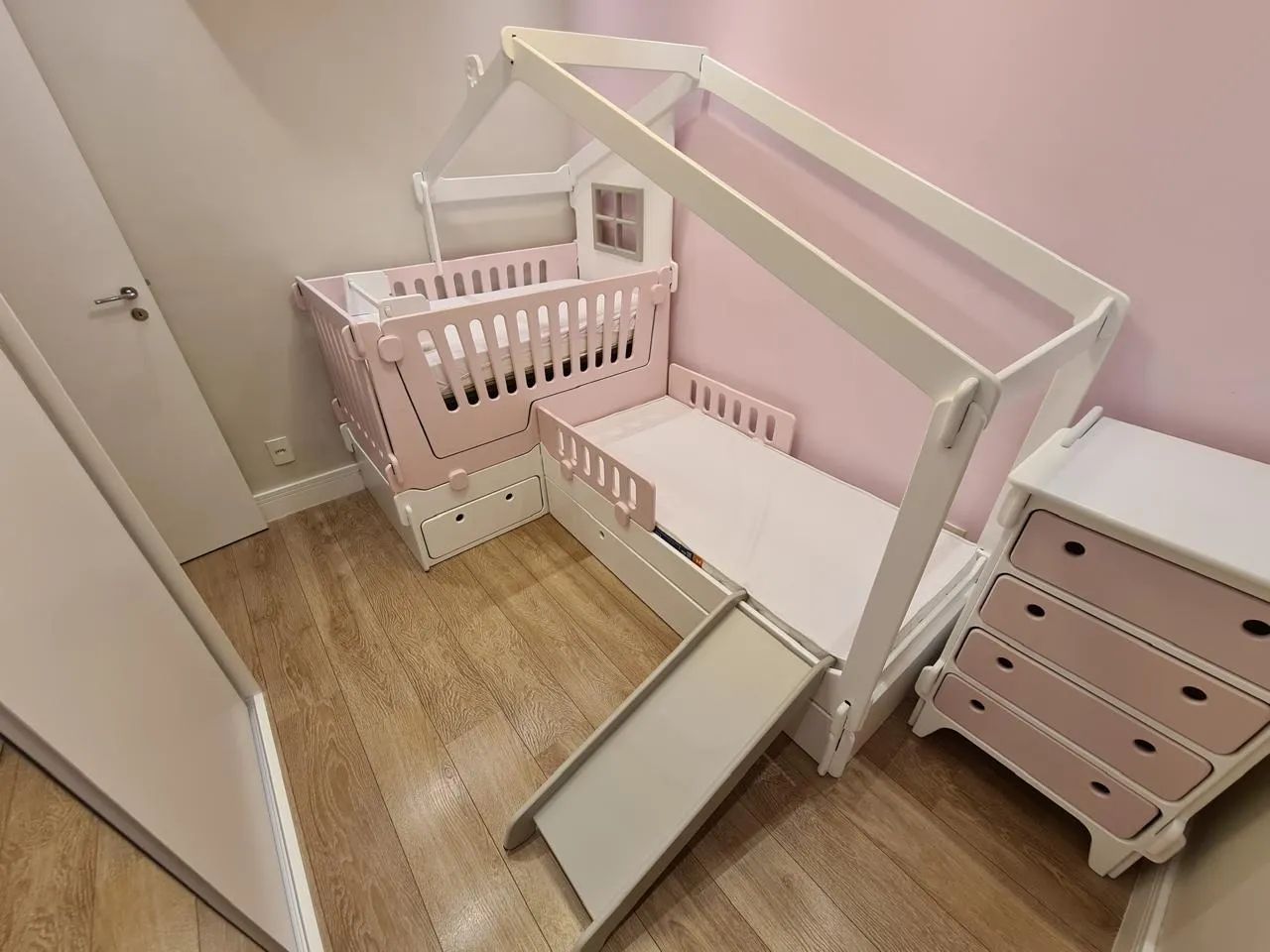 Berço + Mini Cama (com mini cama auxiliar) - Casinha