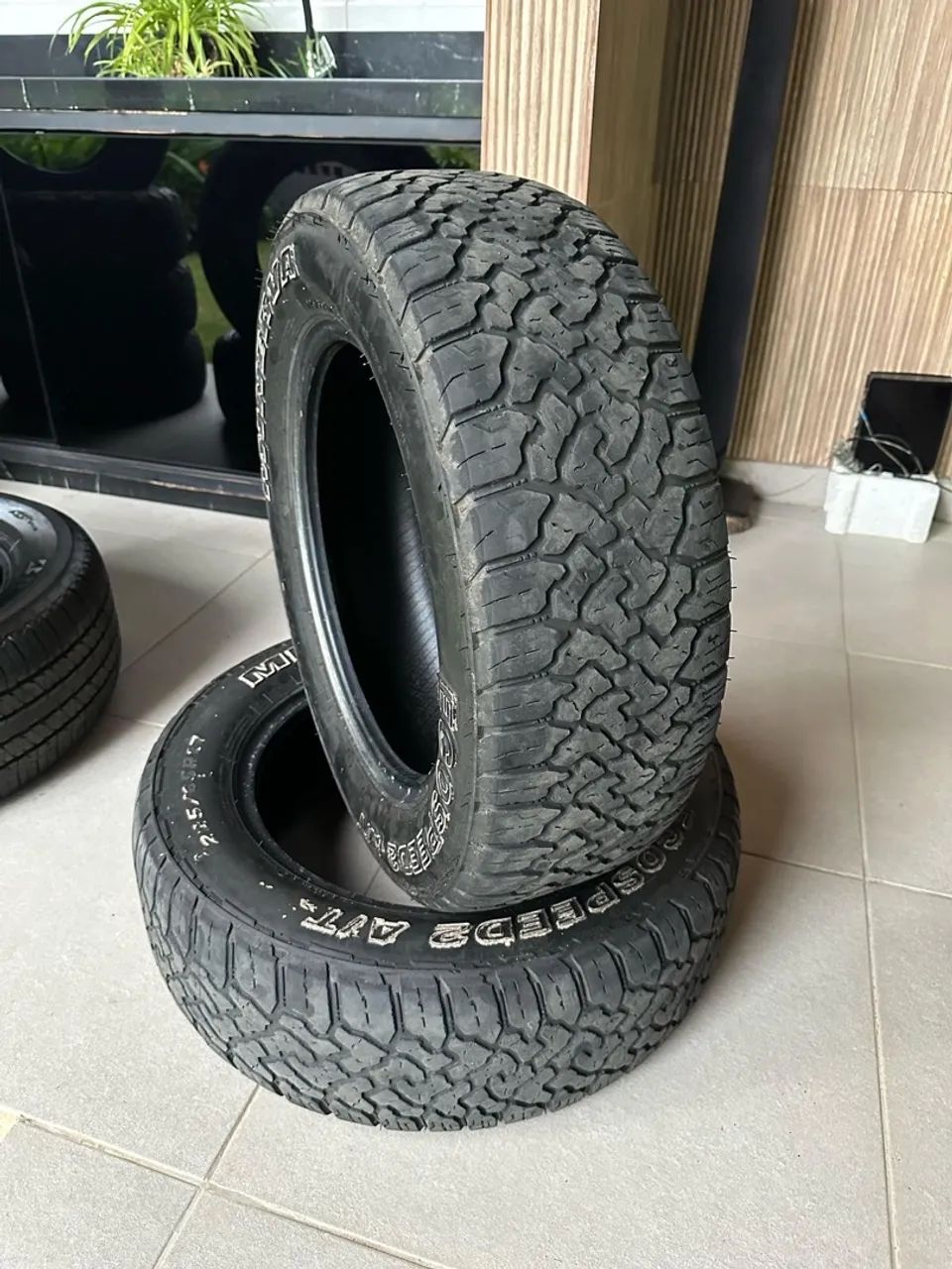 Pneus 225/65 R17 Minerva AT 