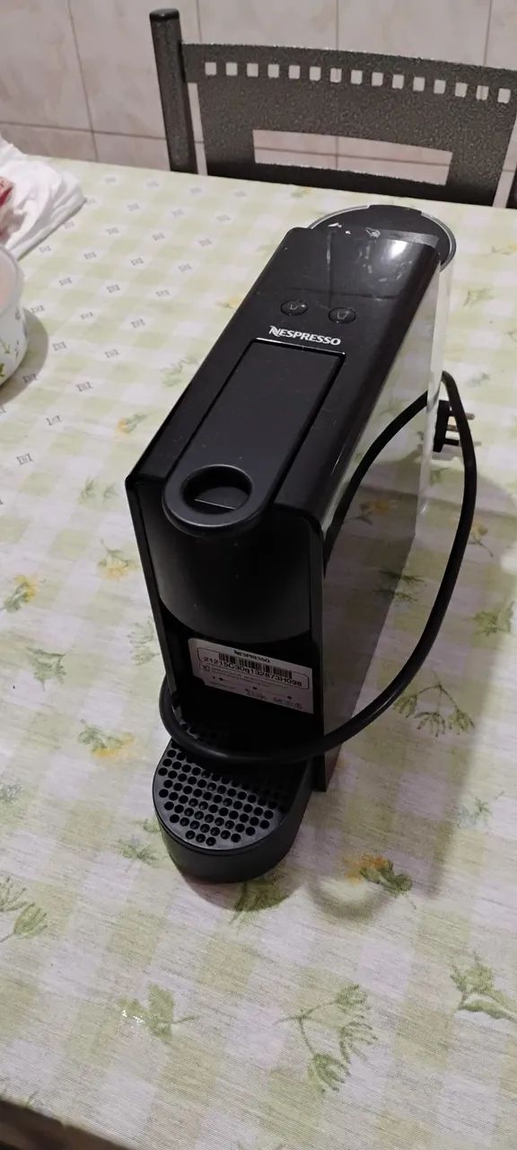 Cafeteira Nespresso essenza mini preta 127v - Foto 2