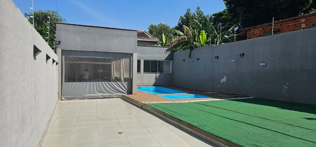 SOBRADO COM PISCINA À VENDA - IBIPORÃ/PR