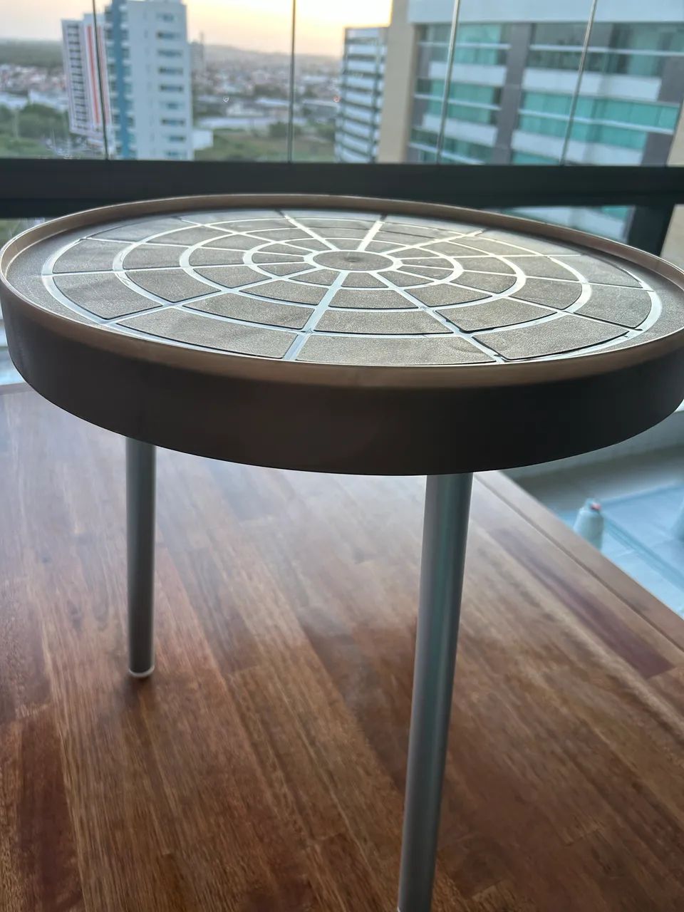 Side table64317062991874121