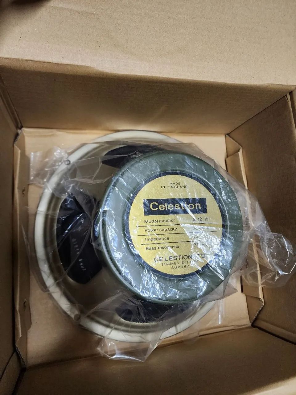 Par Celestion Greenback Heritage G12H Inglês - Foto 3