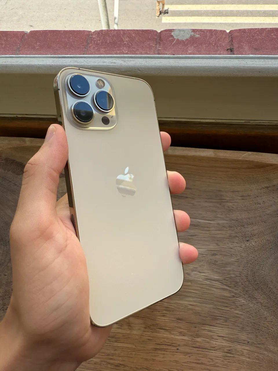 IPhone 13 Pro Max Gold  - Foto 3