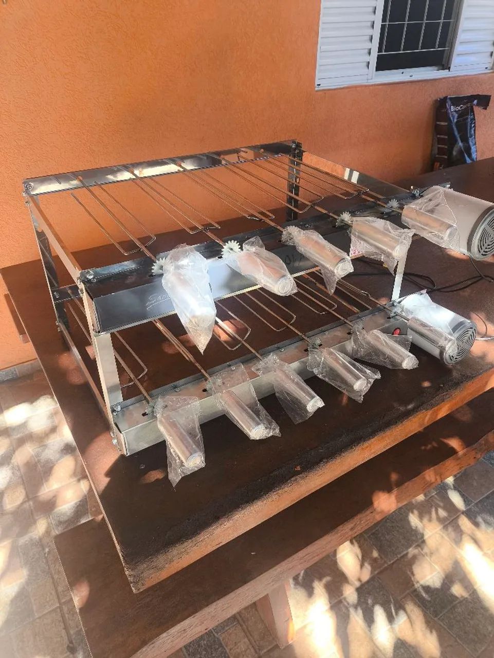 Churrasqueira Elétrica Giratória para 11 Espetos - Foto 2