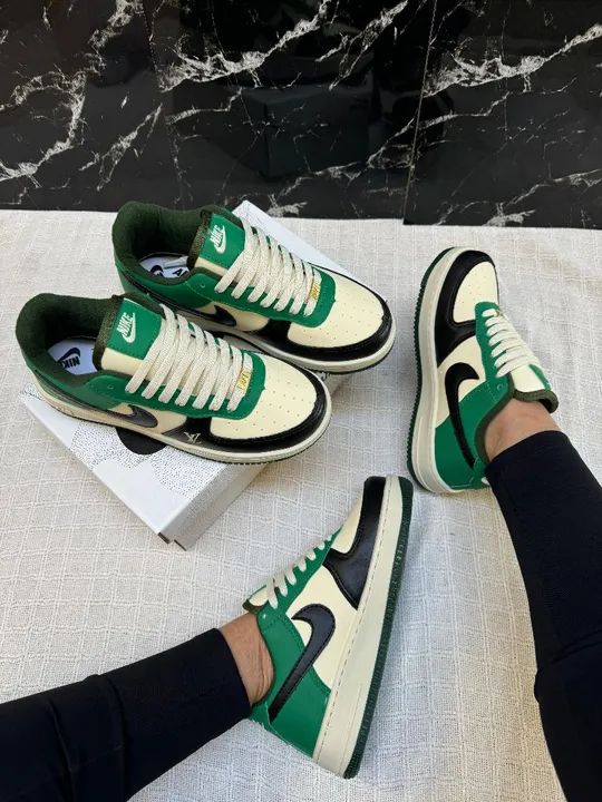 Tênis Nike Air Force 1 Verde e Branco - Foto 5