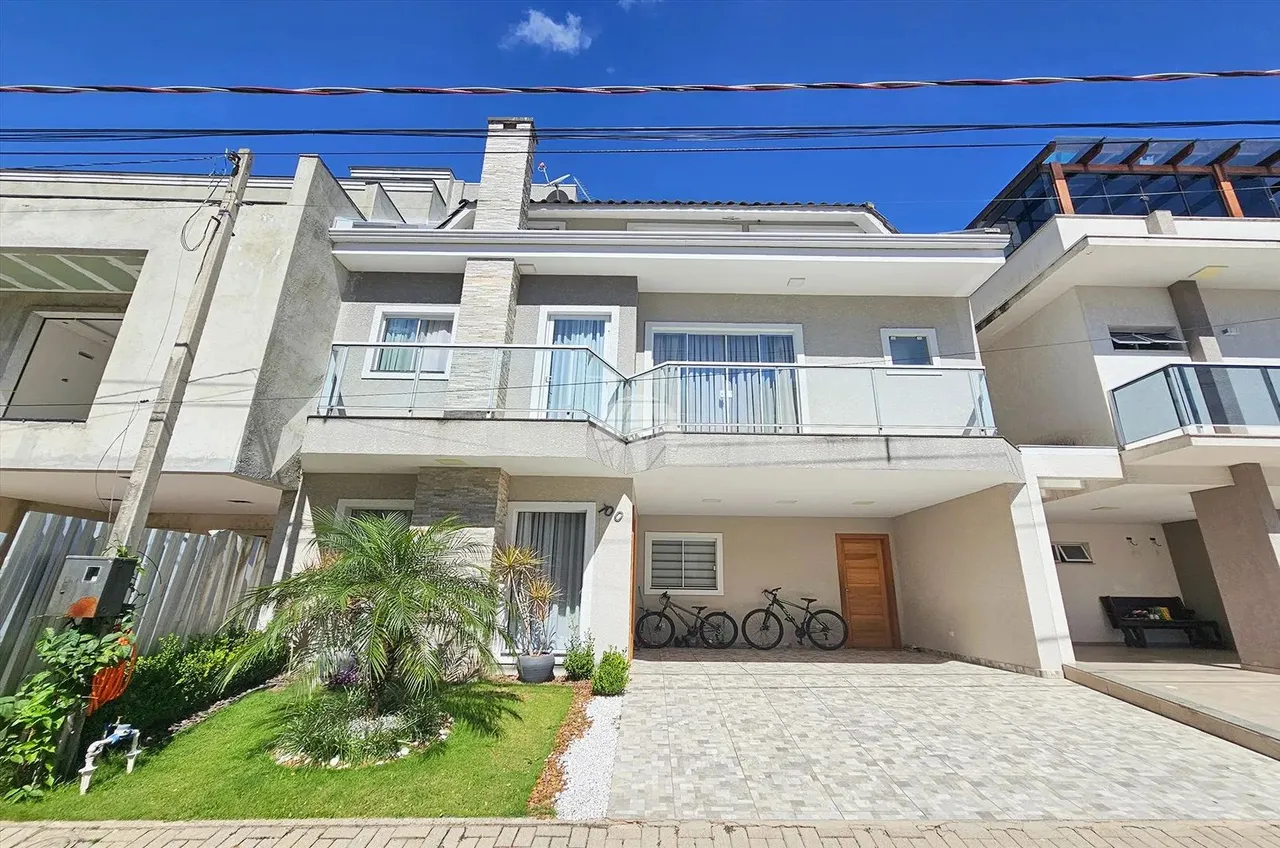 Sobrado para venda em condomínio - São José dos Pinhais - PR