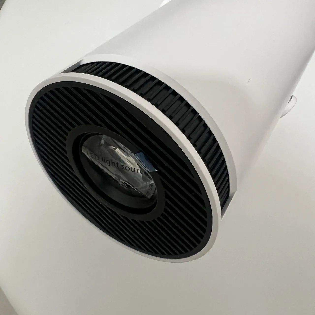 Mini Projetor Portátil 5G Wi-Fi 6 Bluetooth 5.0 Android 11 4K 1080P Full HD 8000 Lumens - Foto 3