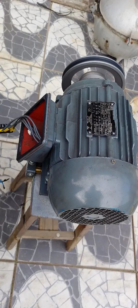 Motor Elétrico Industrial 3CV
