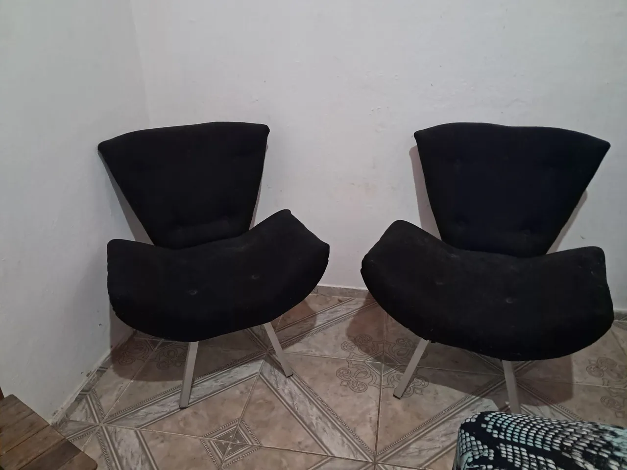 Poltronas modernas pretas