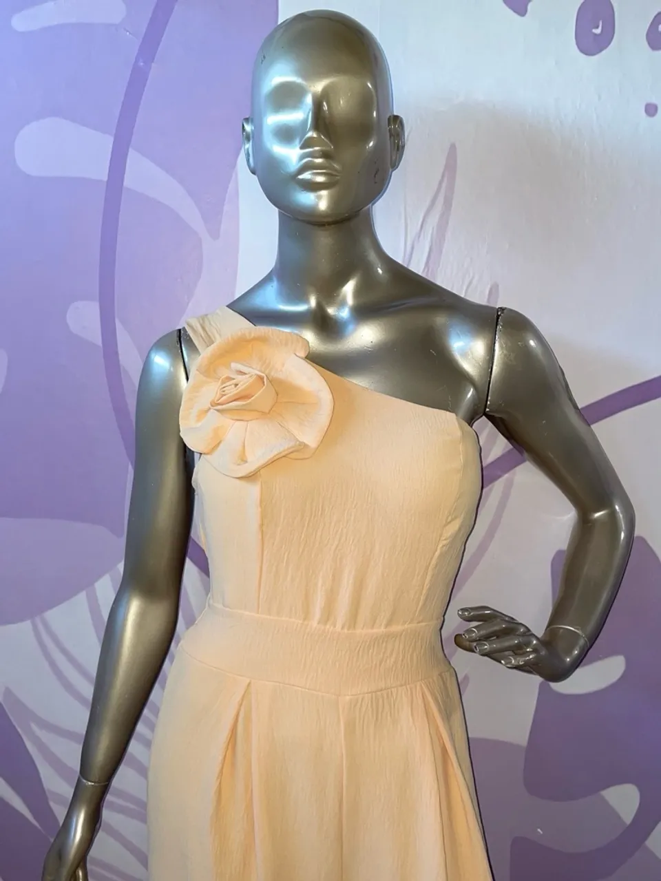 Vestido Festa Chique Tom Pastel com Detalhe Floral