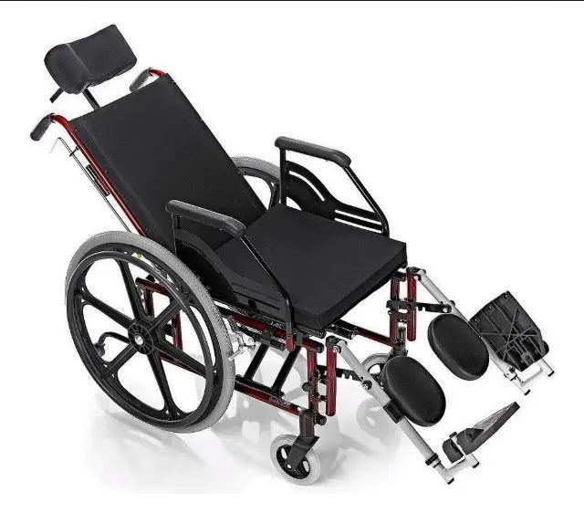 Cadeira de rodas inclinável - pouco usada - Foto 4