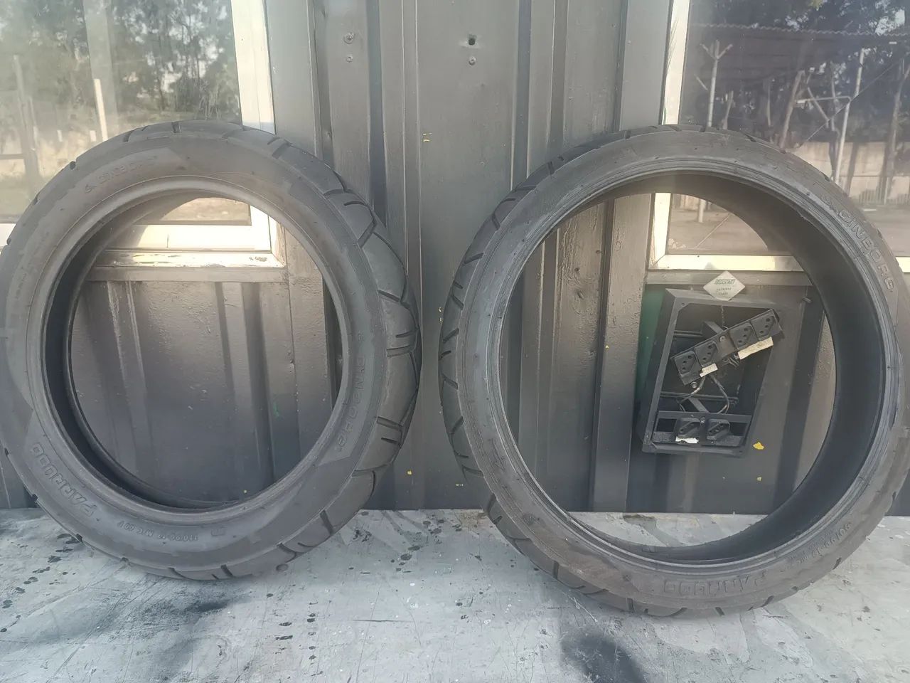 Pneu para NH e Bros