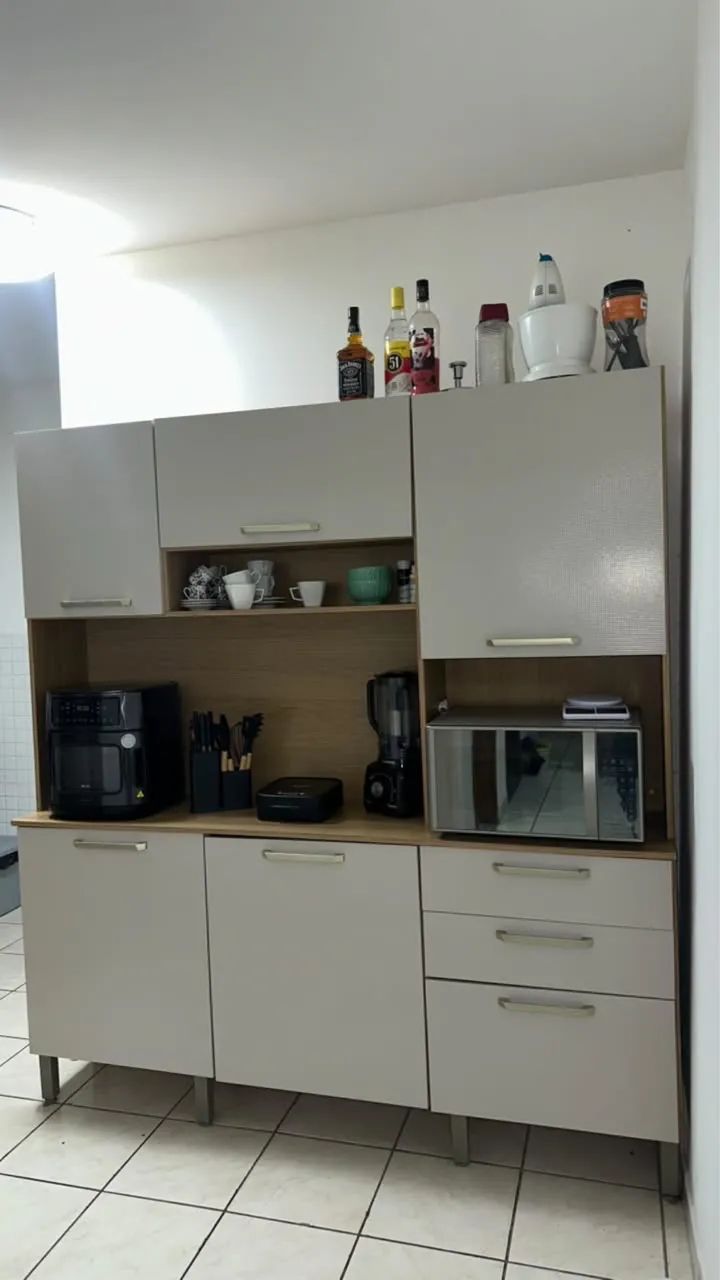 Armário para cozinha - em ótimo estado 
