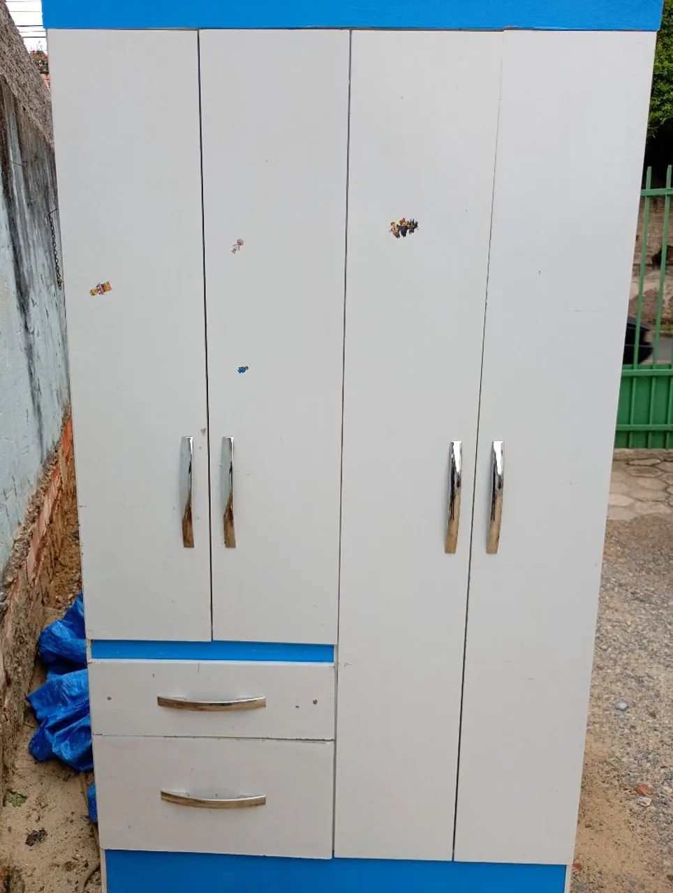 Vendo guarda roupa está bom 