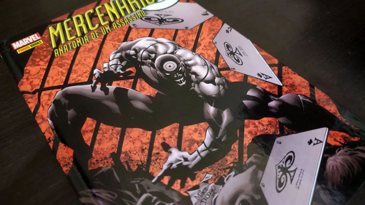 Mercenário - Anatomia de um Assassino - Marvel - HQ Panini - Foto 2