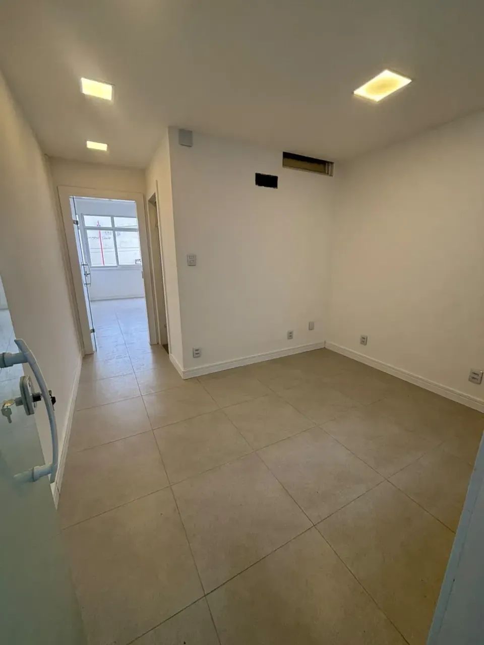 Sala comercial recém-formada no Centro de Valença! - Foto 2