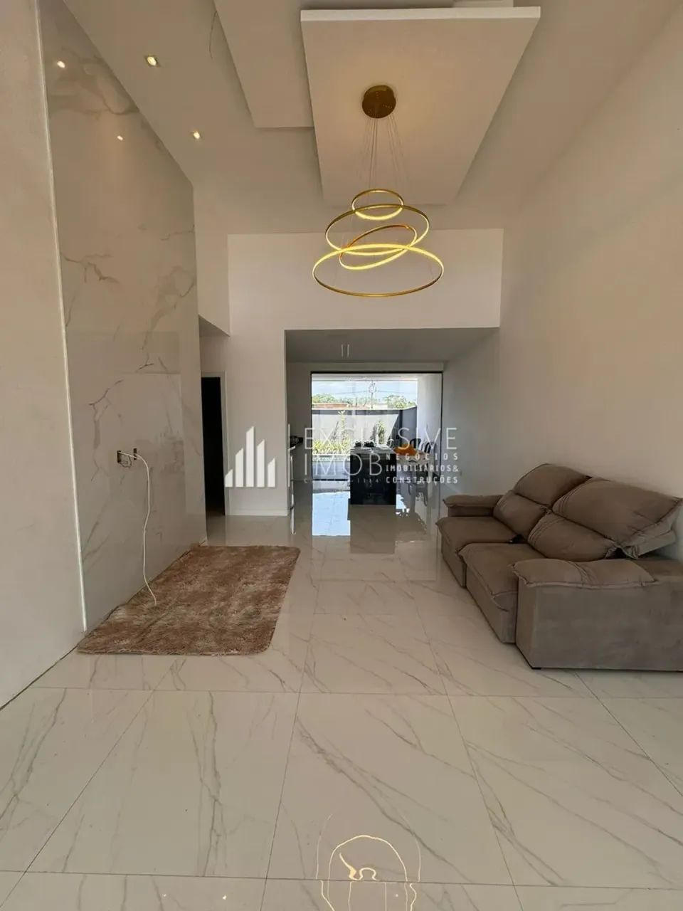 LINDÍSSIMA CASA NO JARDIM MARSELHA