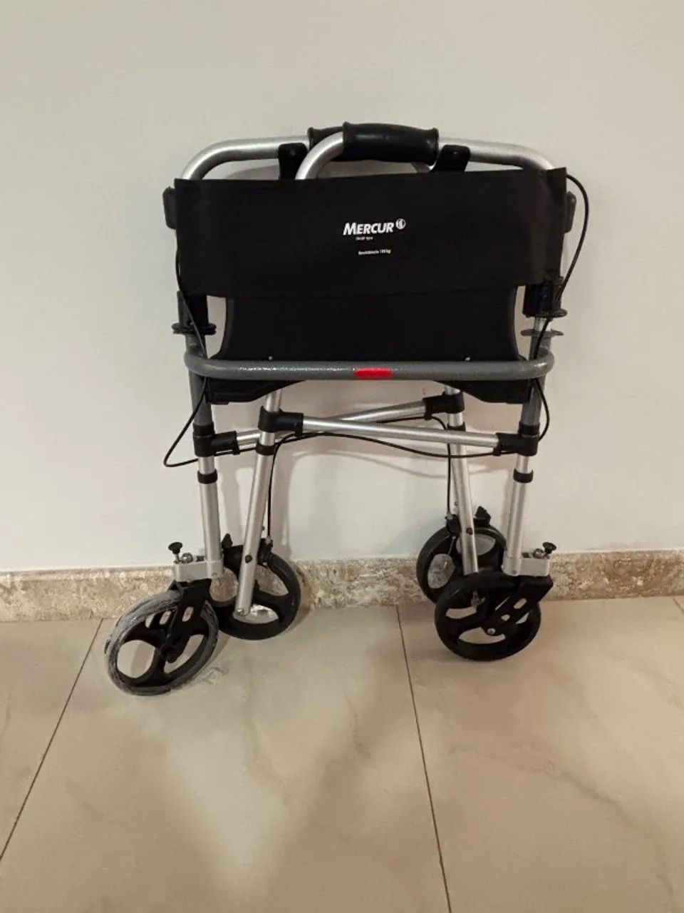 Andador com 4 rodas e assento - Foto 4
