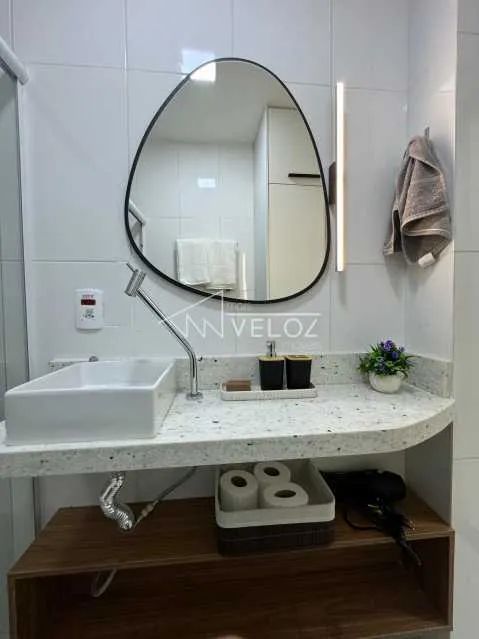 Kitnet/Conjugado : / Residencial / Centro