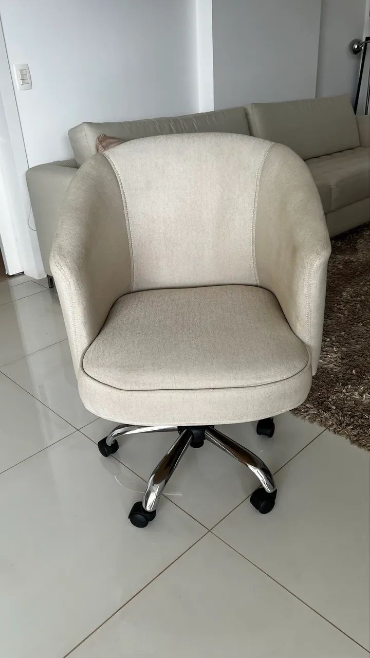 Poltrona giratória com rodinhas - Foto 2