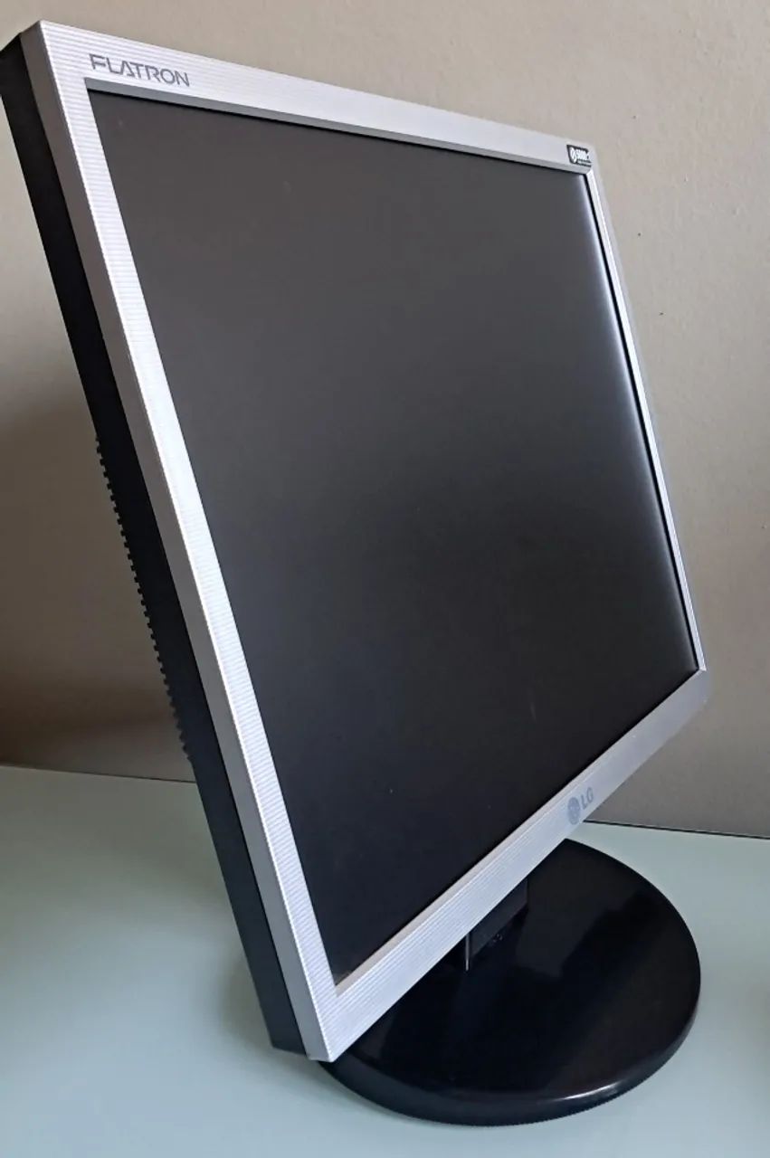 Monitor LCD LG 17" L1753T-SF em perfeito estado - Foto 3