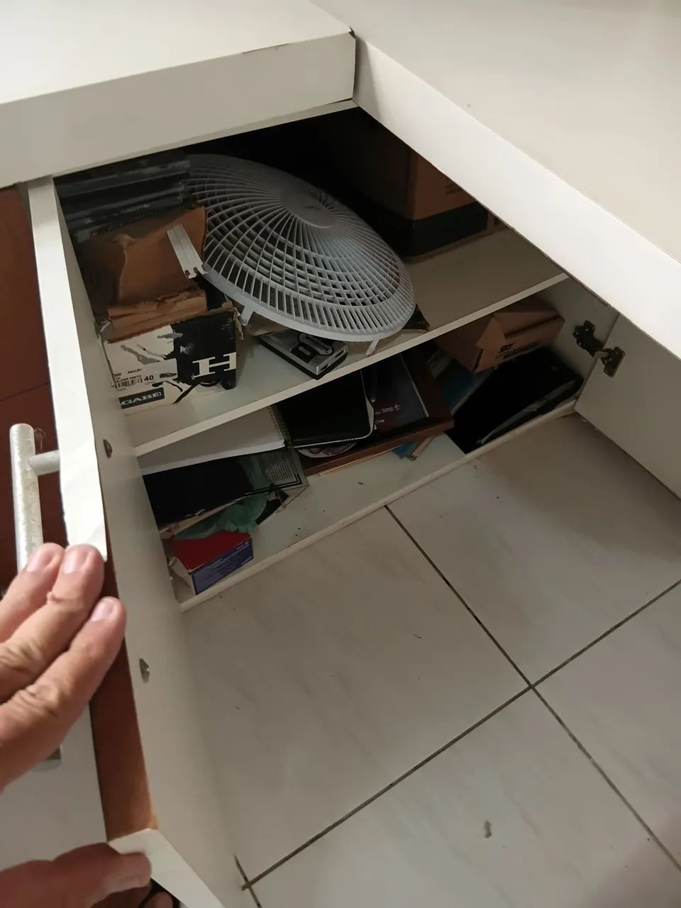 Escrivania grande  com gaveta e bau.  - Foto 4