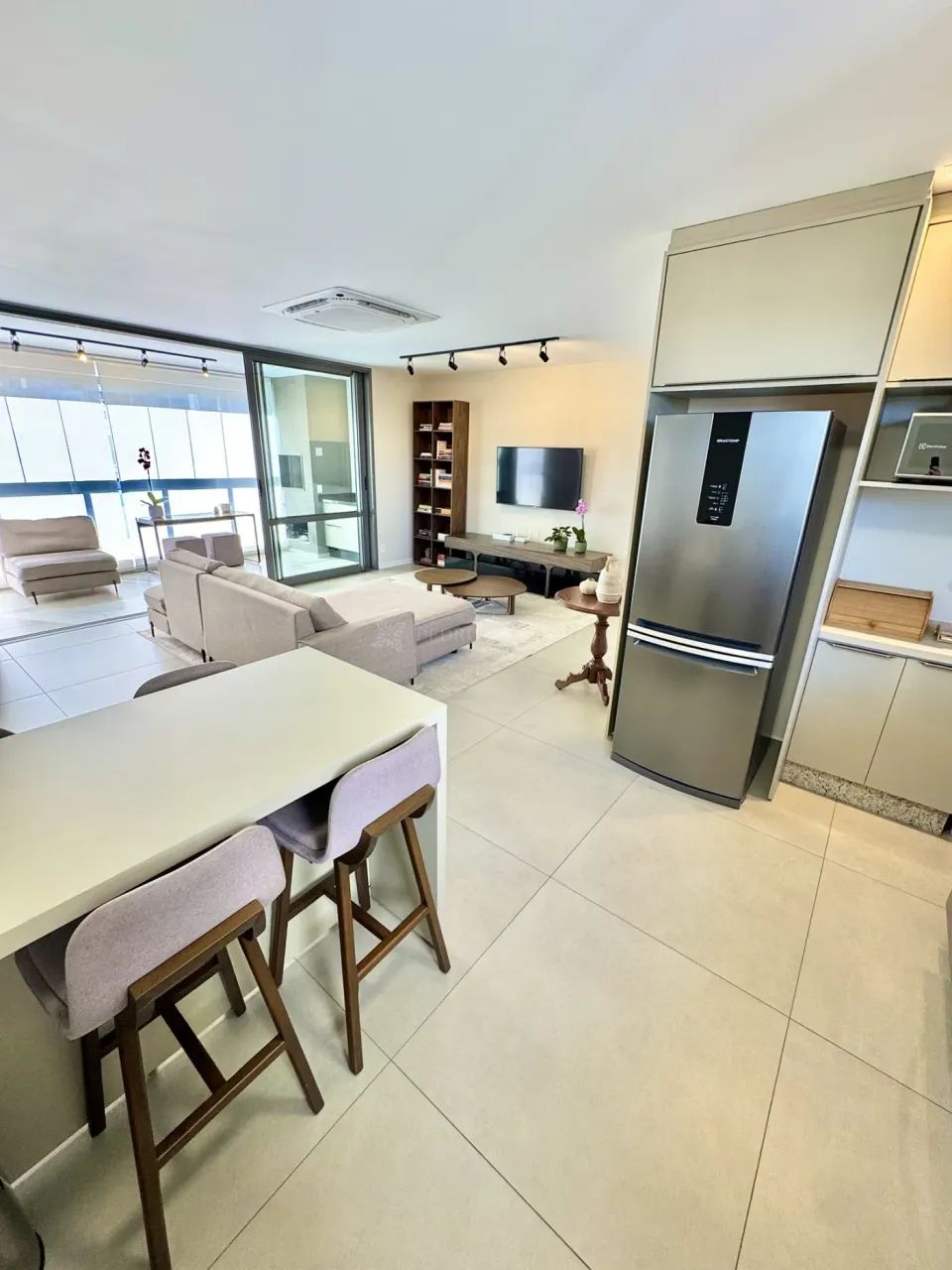 Alugue já este lindo apartamento na Avenida Guedner, Zona 08 em Maringá - Foto 9