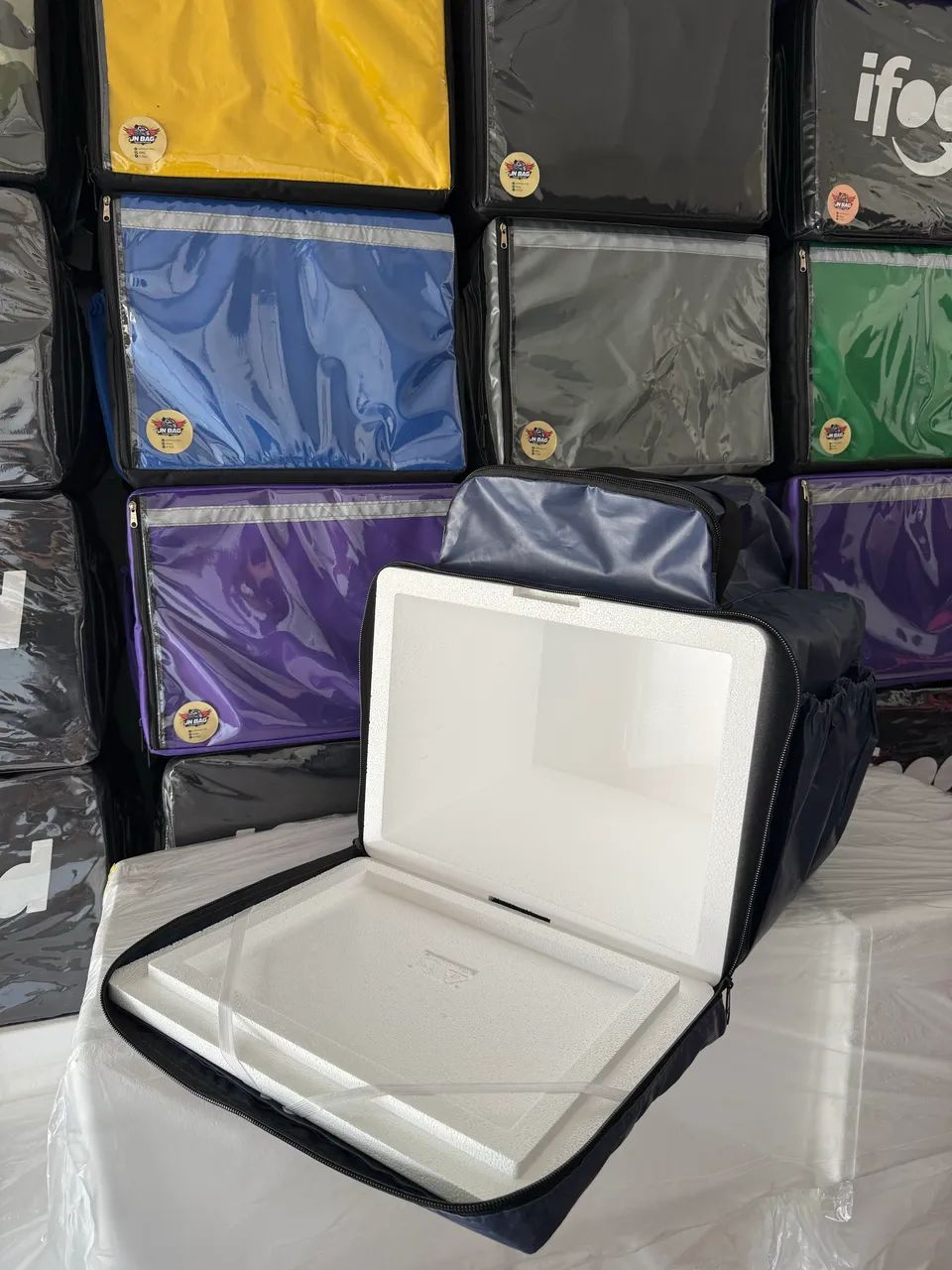 Bag térmica diversas cores  - Foto 3
