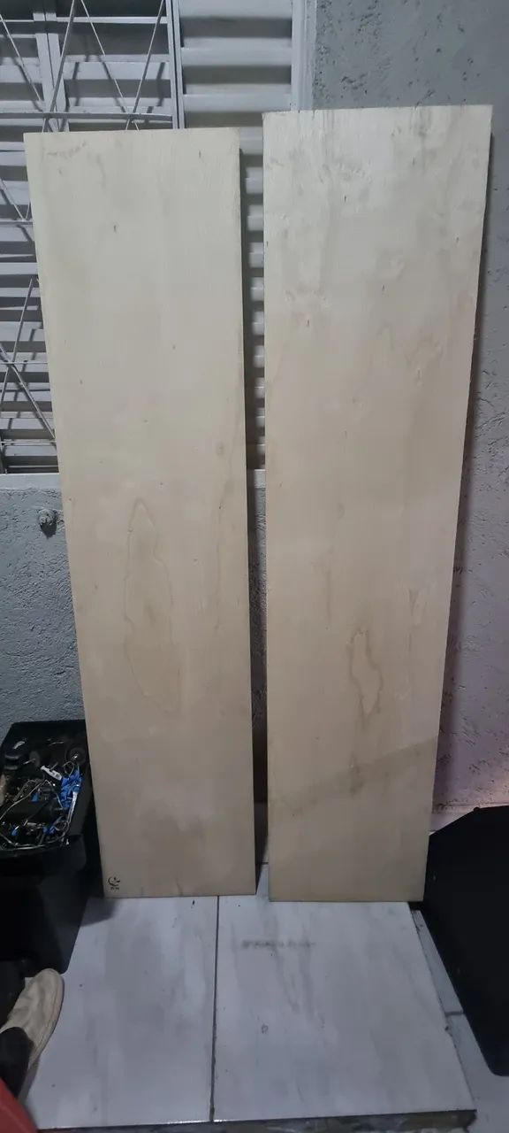 Vendo 5 chapa de compensado de 18ml 1.76m por 41 valor abaixo por unidade