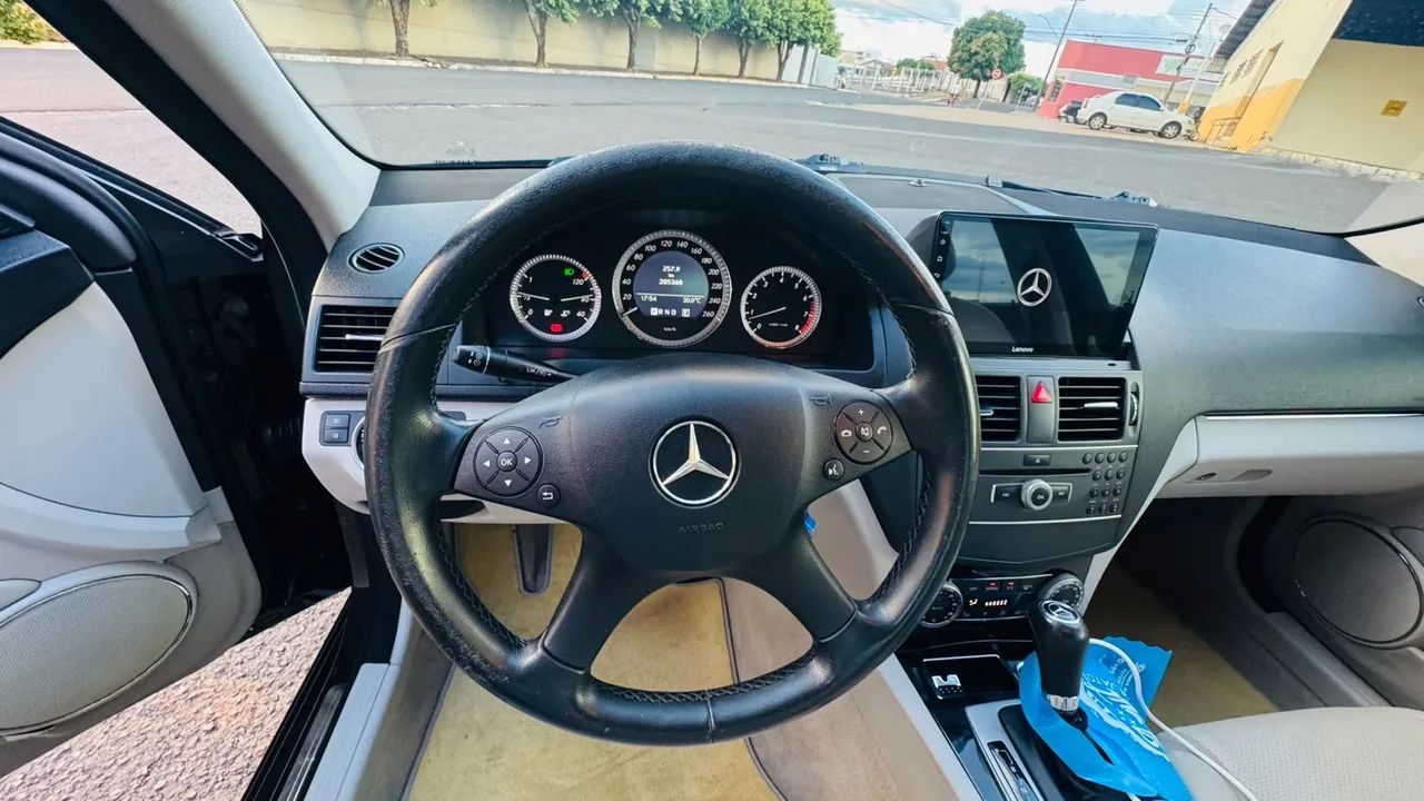 Mercedes-Benz C-180 2011