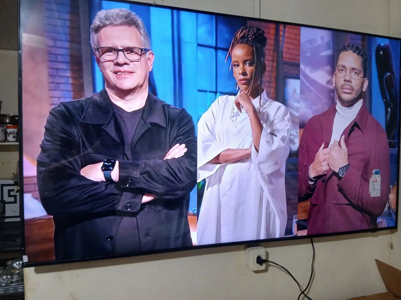 Vendo esta tv 65 polegadas samsung 4k Qled na caixa nota fiscal e garantia do fabricante  - Foto 5