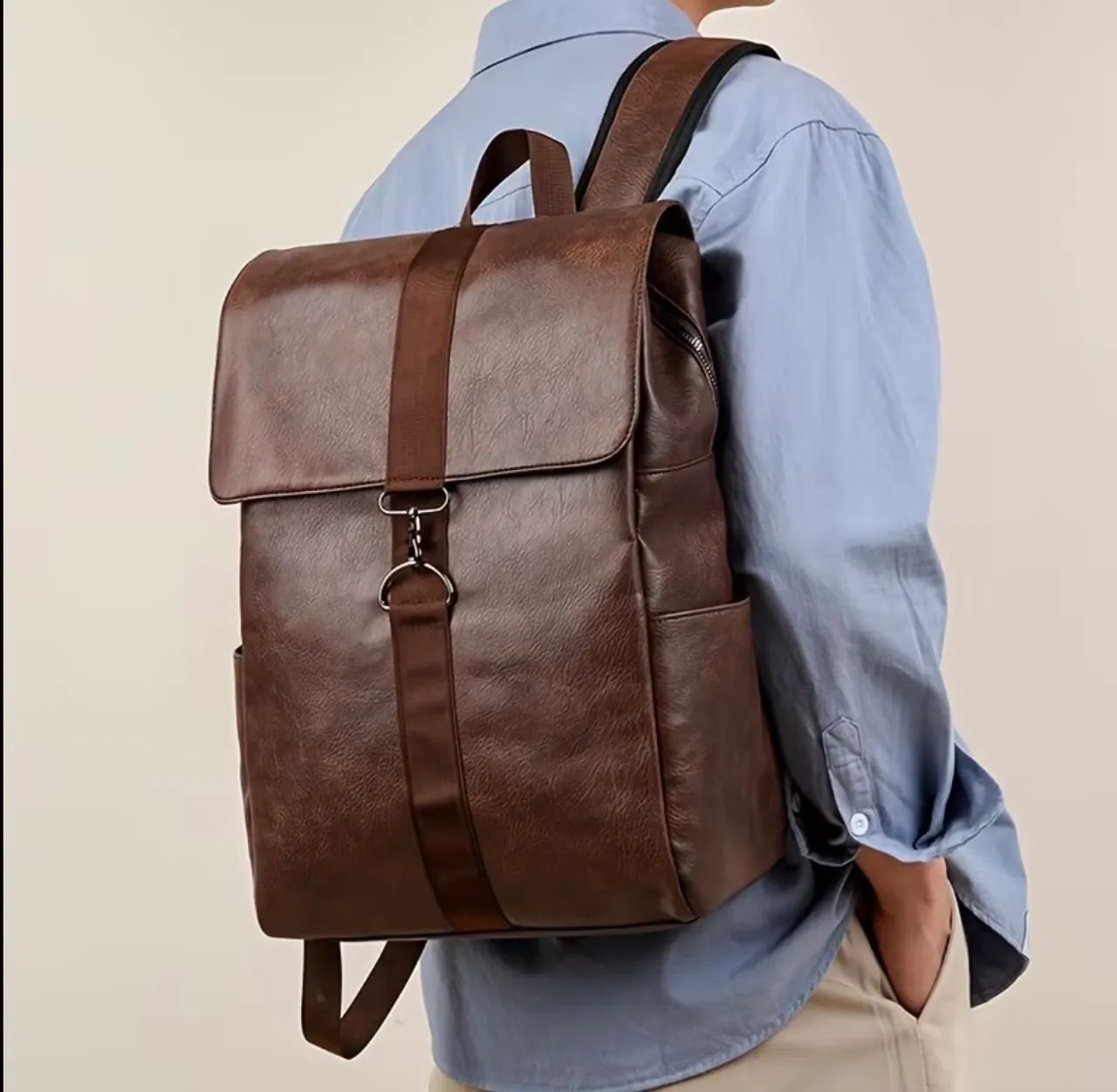 Mochila Masculina de Couro Café - Foto 2