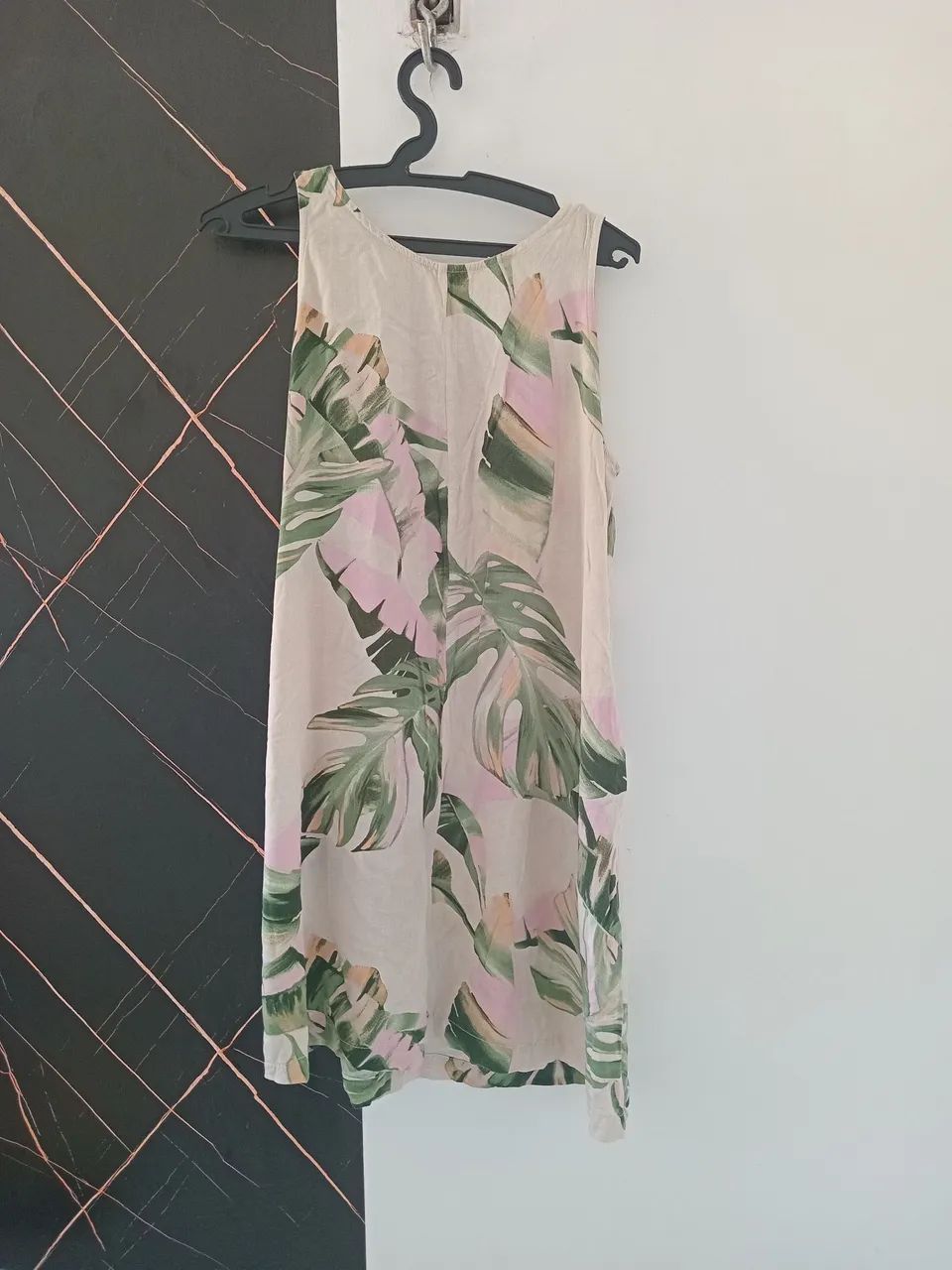Vestido curto com bolsos