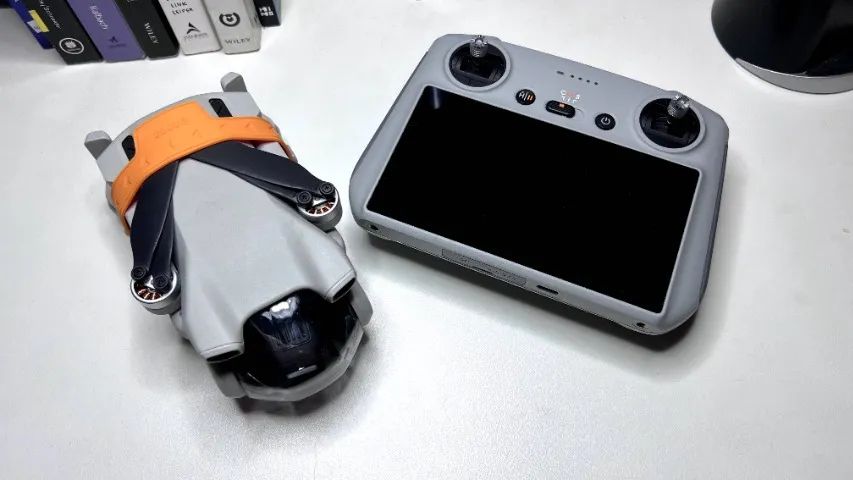 Drone DJI mini 3 RC (COM TELA) Camera 4K pouco uso