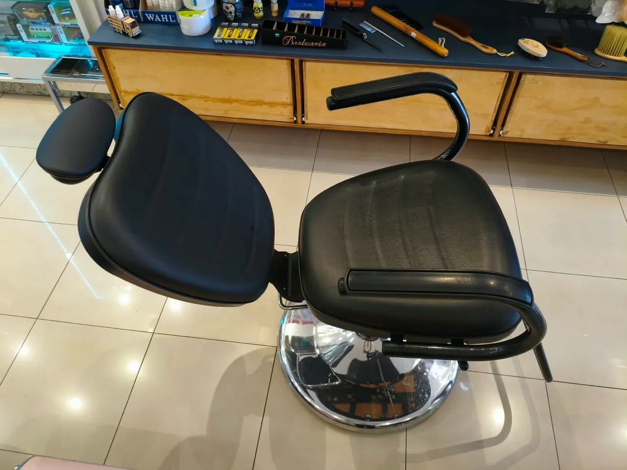 Cadeira de Corte Barbearia e Salão de Beleza - Foto 4