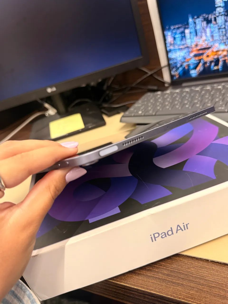 iPad Air 5 M1 64GB Wi-Fi Roxo + Caixa | Excelente estado - Foto 5