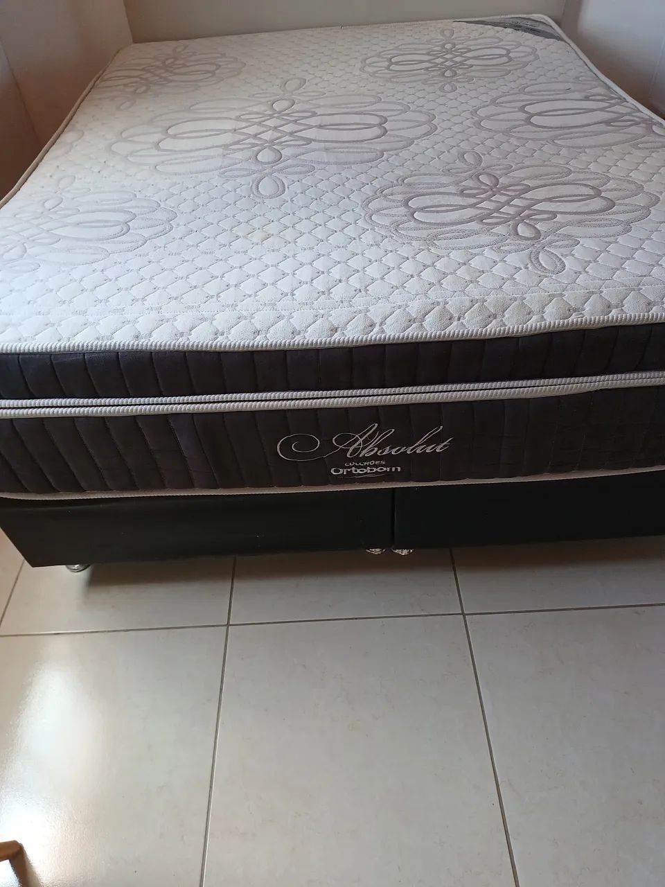 Cama Ortobom Queen size Absolut Box