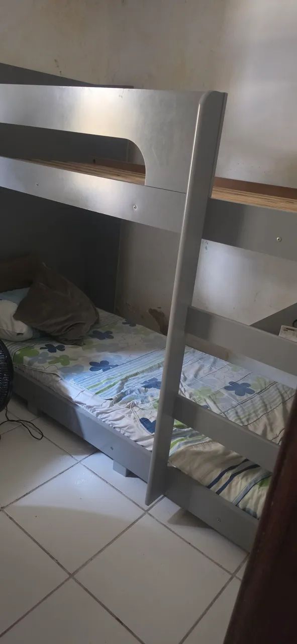 Cama beliche novinha 
