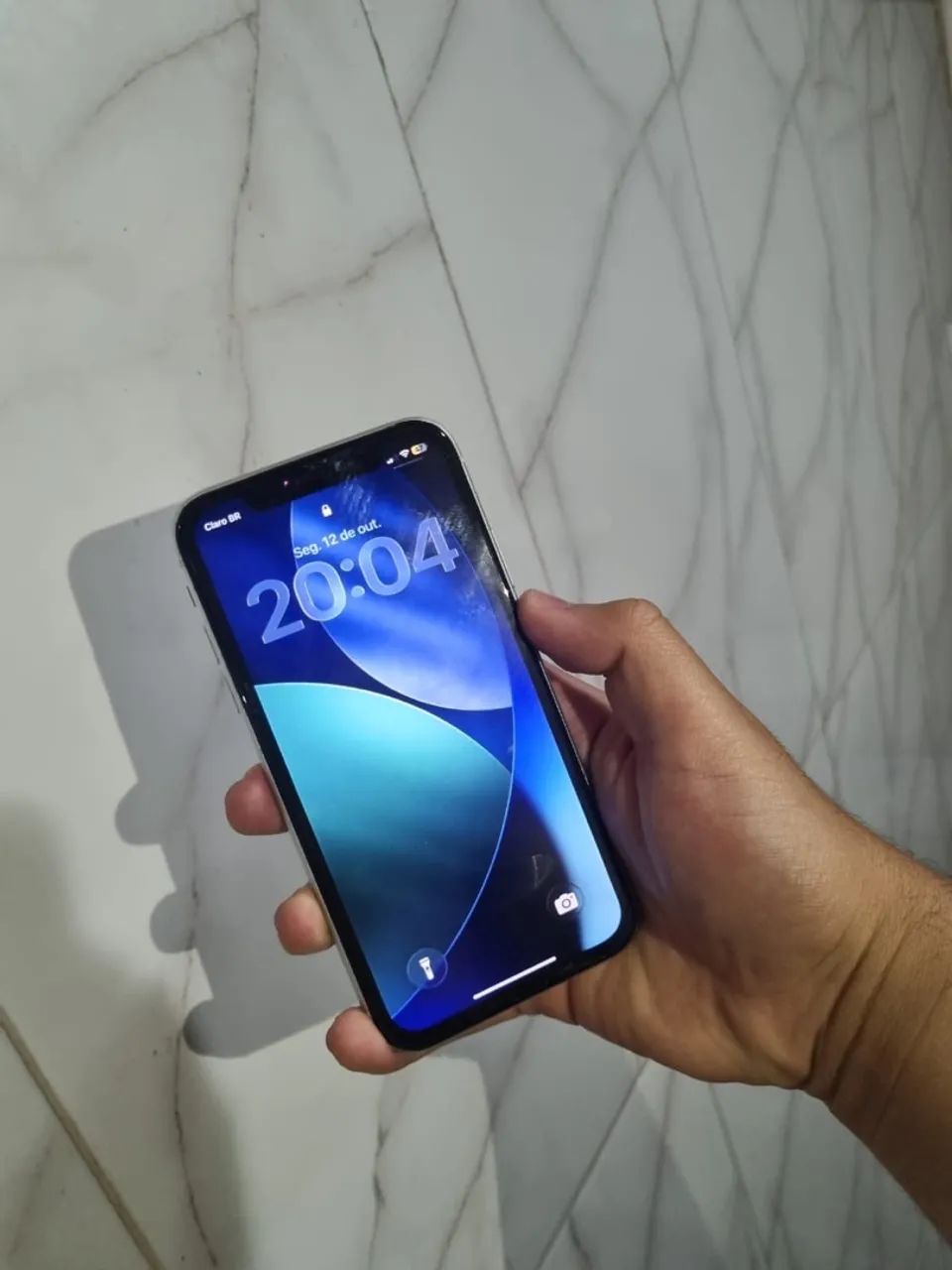 Vendo iPhone 11 branco 64gb