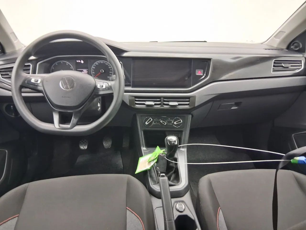 Volkswagen Polo Track 1.0 Flex 12V 5p, foto 15 de 18
